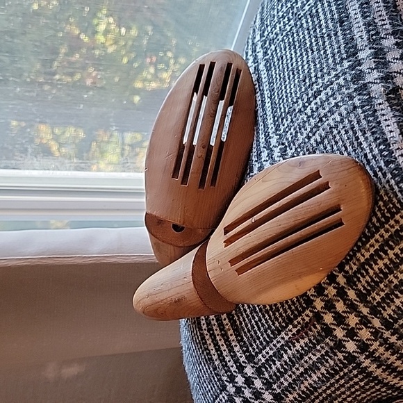 "WOOLF BROTHERS" wooden shoe  trees 👞🌳 - Picture 3 of 4